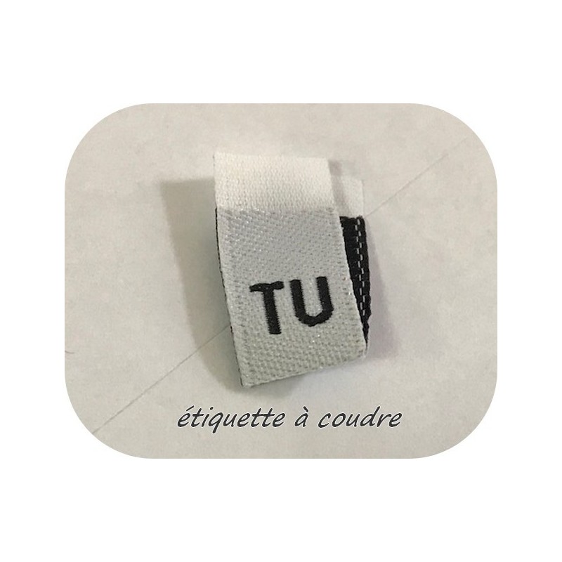 Etiquette De Vêtements Blanches " Tailles Unique " Par 100 Pièces  Découpées A Coudre, Contexture Pour Confection.