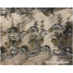 Dentelle Perlée Au Mètre Doré Or Sur fond noir En Grande Largeur Pour Caftan Et Cérémonie.