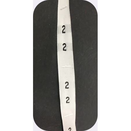 Etiquette De Vêtements Blanches " Taille 2" Par 100 Pièces  A Coudre, Contexture Pour Confection.