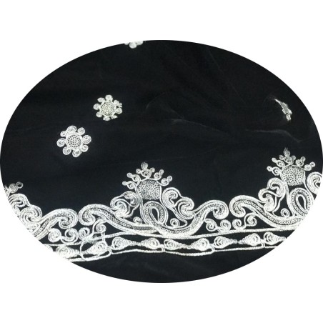 Tissu Velours Brodé en Fil Argent, Disponible au Mètre Couture : Raffinement Noir Étincelant