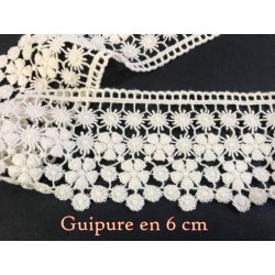 guipure en 6 cm écru au mètre : Créez avec élégance.