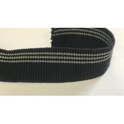 Elastique plat brodé noir 4 cm : Élégance et style avec ses trois rayures grises.