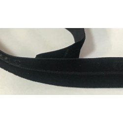 Biais Velours Préplié Élastique en 15 mm noir : La Touche de Flexibilité Parfaite pour Vos Projets Couture !