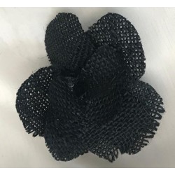 "Fleurs en Raphia : L'Art Naturel de la Création Florale