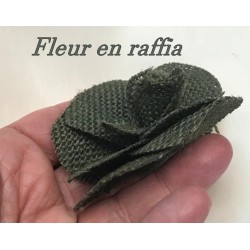 Fleurs en Raphia kaki : L'Art Naturel de la Création Florale