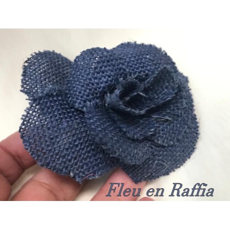 Fleurs en Raffia Bleu : L'Art Naturel de la Création Florale