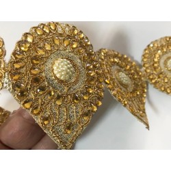 Ruban Brodé Doré OR orné de strass et de perles Pour Décorations Caftans Et Customisations.
