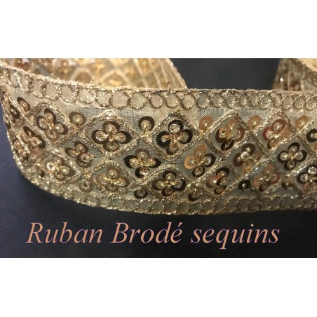 Ruban Brodé Doré OR orné de Sequins doré en 45 mm Pour Décorations Caftans Ceintures Et Customisations.