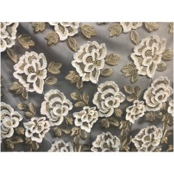 Dentelle Tissu Brodé Couture Sur Tulle Résille Marine Orné De Motifs Fleurs Blanches et Doré Or.