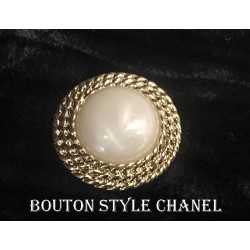 Bouton Style Chanel Doré intérieur Nacre en Diamètre 25 mm Couture.