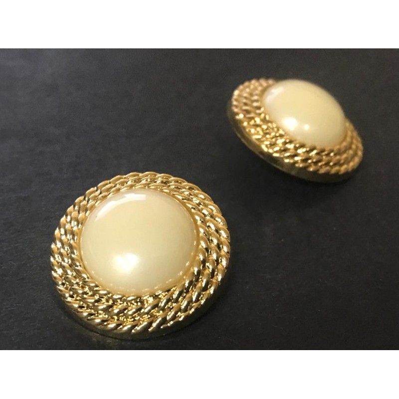 Bouton Style Chanel Doré intérieur Nacre en Diamètre 25 mm Couture.