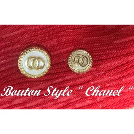 Bouton Doré Style Chanel sur Fond Nacré en 22 mm A Coudre : Élégants Boutons Dorés