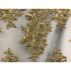 Dentelle Brodé Doré Or Au Mètre Couture : L'Élégance Scintillante en Filigrane"