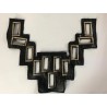 Col Plastron Simili Cuir Noir – Décor Carré Métallisé