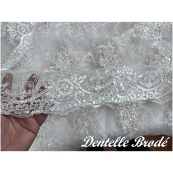 Dentelle Brodé Blanche Au Mètre Couture Pour Mariage et Cérémonie.. "White Embroidered Lace : Sewing for Wedding and Ceremony"