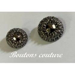 Boutons de Couture Gris en diametre 30 mm Pour Vestes Tailleurs : Chic et Pratique