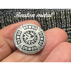 Boutons à Coudre en Métal Argent Vieilli Ornés de Motifs pour Sublimer vos Créations : Élégance Vintage