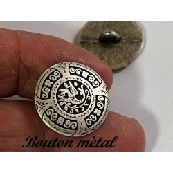 Boutons à Coudre en Métal Argent Vieilli Ornés de Motifs pour Sublimer vos Créations : Élégance Vintage