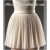 Plissé En Mousseline De Soie Ivoire Couture. - vendu au mètre. Pleated Ivory Chiffon Couture Fabric. - Sold by the meter.