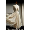 Plissé En Mousseline De Soie Ivoire Couture. - vendu au mètre. Pleated Ivory Chiffon Couture Fabric. - Sold by the meter.