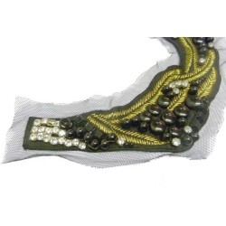 Col Brodé de Soirée – Strass & Perles sur Tulle Noir.