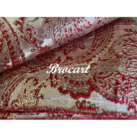 Tissu Brocart Doré aux Motifs Floraux Rouges :  Éclat Royal - Royal Shine: Gold Brocade Fabric with Red Floral Patterns