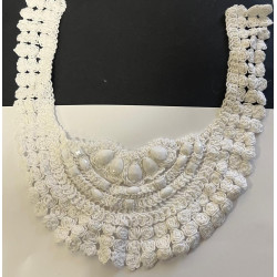 Col Plastron Blanc en Crochet & Perles – Style Mariée ou Élégance Chic