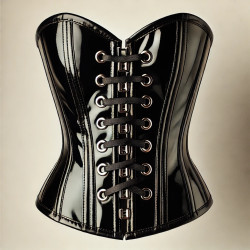 Ruban œillet Cuir Vinyle Brillant Noir A Coudre Pour Agrafage Et Serrage