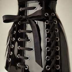 Ruban œillet Cuir Vinyle Brillant Noir A Coudre Pour Agrafage Et Serrage