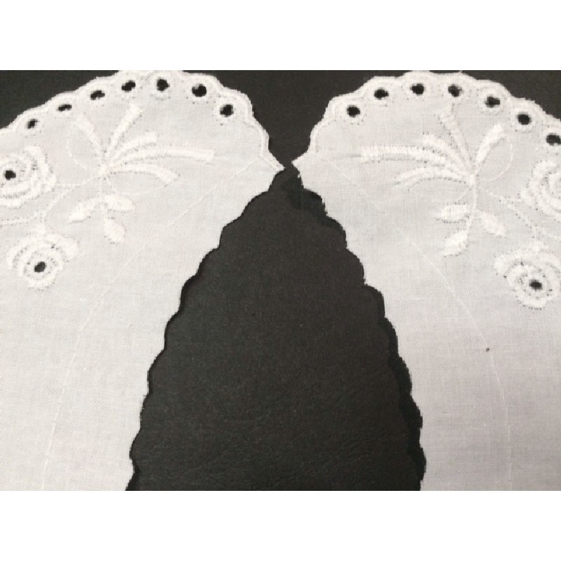 Col Jabot Ancien - Broderie Anglaise Sur Coton Blanc - Mercerie Vintage - Neuf Sans Défaut