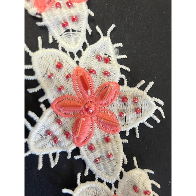 copy of Appliqué fleur brodée perles – Motif floral en coton, coloris Fuschia– Mercerie fantaisie