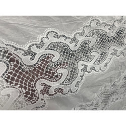 Tissu Dentelle Guipure Blanche en Coton – Grande Largeur pour Robes de Mariée, Cérémonie et Création Haute Couture