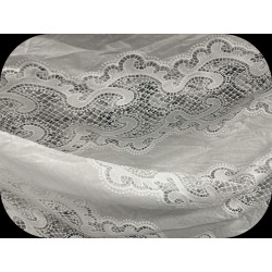 Tissu Dentelle Guipure Blanche en Coton – Grande Largeur pour Robes de Mariée, Cérémonie et Création Haute Couture
