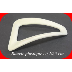 Boucle plastique blanche 10,5 cm – Accessoire couture robuste et élégant 🧵