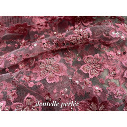 Dentelle brodée vieux rose avec sequins et perles – Tissu haute couture pour robe de soirée et mariage