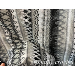 Tissu maille crochet graphique noir et blanc – au mètre