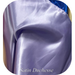 Satin Duchesse Parme – Tissu haut de gamme au mètre – :  L'Éclat Raffiné pour des Créations Couture d'Exception.