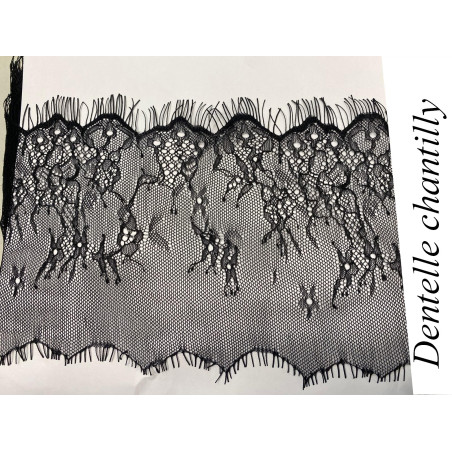 "Dentelle Chantilly fine Noire en 15 cm au Mètre : Élégance Intemporelle "