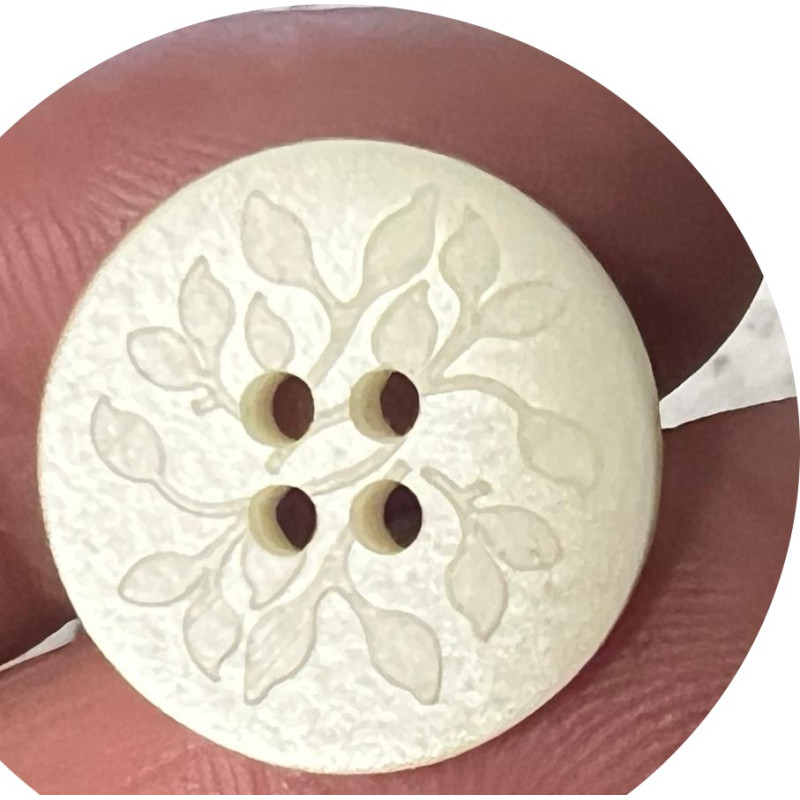Bouton nacré Ivoire Couture en Diamètre 18 mm, motif incrusté fleurs